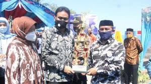 Suardi saleh m.si juga mengungkapkan tujuan program open defication free. Menuju Kehidupan Lebih Sehat Bupati Barru Deklarasi Odf Di Tanete Rilau Tribun Timur
