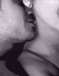Download real kiss gif & animated live kiss gif 2020 apk 1.1 for android. French Kiss Gif Icegif