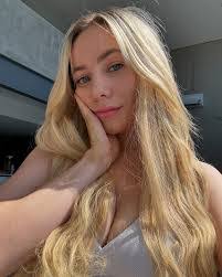 Kristen Nicole's Instagram, Twitter & Facebook