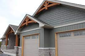 Board and batten siding is a type of exterior facade cladding which is placed vertically or horizontally in the form of boards and battens (panels and slats). How To Set Up Board And Batten Or Exterior Siding Cuethat House Siding Exterior House Siding House Exterior