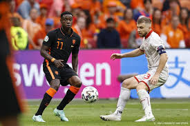 Spelers die geen clubverplichtingen meer hebben trainen deels samen met met de selectie van jong oranje. Nederlands Elftal Op Ek Trekt 5 5 Miljoen Kijkers Ditjes Datjes