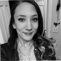 Alexa Nadeau's Instagram, Twitter & Facebook