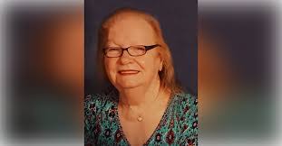 Gloria Honeycutt's Instagram, Twitter & Facebook