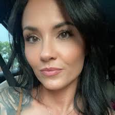 Krystal Greenwood's Instagram, Twitter & Facebook