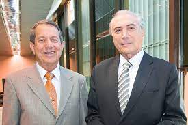Televangelist, writer, lawyer, movie producer, servant of god and friend of all mankind. Datei 03 02 2015 Audiencia Com Os Deputados Jorge Tadeu Mudalem Marcos Soares E O Missionario Rr Soares 16249552978 Jpg Wikipedia