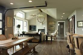 The reflection of the painting makes the hallway feel much larger and brings in a sense of nature. Farmhouse Style In Cda Landhausstil Esszimmer Sonstige Von The Tin Roof Interior Design Fine Furniture Houzz