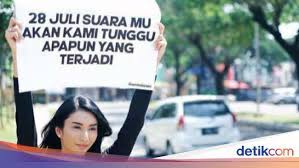 Jul 01, 2021 · karena masih belum mengalami gejala berat, tyas mirasih pun merasa bersyukur. Raffi Ahmad Tyas Mirasih Holds Up A Poster With The Same Message What S Up