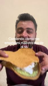 Maderito Comiendo Una Tostada De La Siberia