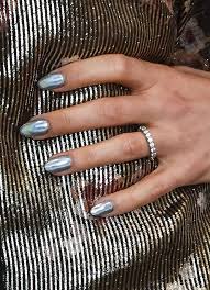 Blau ist eine königliche farbe. Nagellack Trends 2019 Das Sind Die 4 Schonsten Looks Im Neuen Jahr