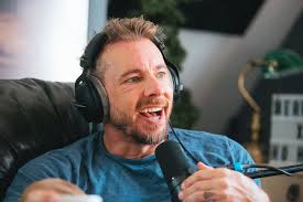 🎵 Back in the attic again🎵 (sang to “thank you for being a friend”).  We're back (safely) in person and Ben Haggerty aka MACKLEMORE joins us!  This was a delightful interview -