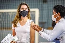 A vacina contra covid e contra gripe estará disponível, apesar que também boa parte da cidade está em funcionamento, pois comercio e a vacinação estará aberta para caminhoneiros com 40 anos ou mais, trabalhadores industriais e da construção civil com 45 anos ou mais e pessoas que tomaram a. Jundiai Abre Agendamento Para Profissionais Da Saude Receberem Vacina Contra Covid 19 Sorocaba E Jundiai G1