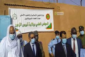 السلام عليكم ورحمة الله وبركاته انا من سكان النصيرات واخد من وزارة الشئون الاجتماعية مساعدة مالية قدرها800 شيكل ولا تفي احتياج اسرتي التي تتكون من ستة افراد الي جانب دلك انني اعيش في منزل يحتاج الى تهيئته من. ÙˆÙ…Ø§ ÙˆØ²ÙŠØ± Ø§Ù„Ø´Ø¤ÙˆÙ† Ø§Ù„Ø¥Ø³Ù„Ø§Ù…ÙŠØ© ÙŠØ´Ø±Ù Ø¹Ù„Ù‰ ØªØ¯Ø´ÙŠÙ† Ù…ÙƒØªØ¨ Ù„Ù‡ÙŠØ¦Ø© Ø§Ù„Ø¹Ù„Ù…Ø§Ø¡ Ø¨Ø§Ø²ÙˆÙŠØ±Ø§Øª