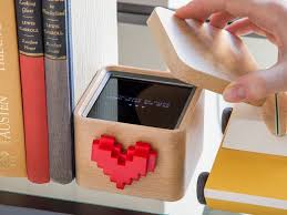 Staying Connected To Loved Ones Across The Globe Is Easy With The Lovebox Spinning Heart Messenger See How E Lovebox Perfect Mother S Day Gift Cool Tech Gifts