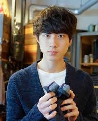 今はやりの塩顔男子界のプリンス メンズノンノのモデル坂口健太郎の癒しまとめです 女子が好きそうな綺麗なお顔ですね 3ページ目 坂口健太郎 ファッション 日本人の男性 顔