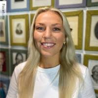 100+ "Sarah Wind" profiles