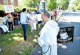 Protesters Target Planned Parenthood In New Haven