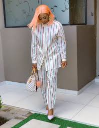 The musician captioned it with a single red heart, sparing no details on who the flowers were from. Style Crush Dj Zinhle Zalebs