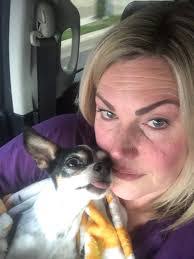 Cari Francis's Instagram, Twitter & Facebook