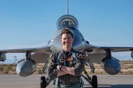 Airline pilots don't necessarily get paid a salary. F 16 Pilot S Runway Death Forces Reckoning Over Tight Flight Hours Training Gaps Military Com