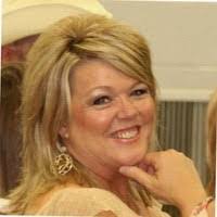 Nicole Rife's Instagram, Twitter & Facebook