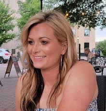 Candi Norton's Instagram, Twitter & Facebook