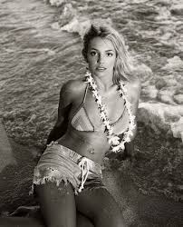 Check out the latest pictures, photos and images of britney spears from 2000. Britney Spears 2000 Celebs