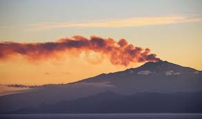 Mount etna is having an ongoing eruption at the moment and mount st. Etna Volcano Warning Europe S Supervolcano Is Unstable After 1 000 Shocks In Three Days World News Express Co Uk