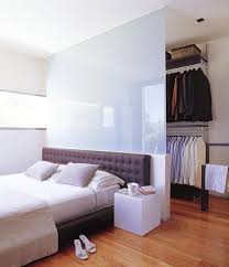 Eine zeichnung auf millimeterpapier ist eine gute idee, um vor dem umbau exakt planen zu können. Aussergewohnliche Einrichtungsidee Mit Einer Wand Hinterm Bett Fur Einen Begehbaren Kleiderschrank Von Kunstfan Wohnideen Schlafzimmer Schlafzimmer Einrichten Und Schlafzimmer