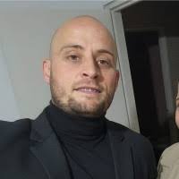 400+ perfiles de «Andy»