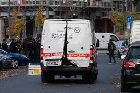 Der prozess um den spektakulären überfall auf einen geldtransporter in der nähe des alexanderplatzes ist mit einem freispruch für den dritten angeklagten beendet worden. Uberfall Auf Einen Geldtransporter Erste Anklagen Nach Geldraub Am Alex Berlin Tagesspiegel