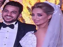 محمد رشاد ومي حلمي اسمين اشتهرا منذ أعوام على السوشيال ميديا، كانت قصة حبهما قد بدأت على شاشات التلفزيون، عندما قام بالاتصال على برنامج كانت تقدمه مي حلمي وأخبرها بأغنية أنه يحبها، وتقدم للزواج منها على الهاء مباشرتا وقد كانت مي في فرحة عارفة وهي تستقبل. Ø¨Ø§Ù„ØµÙˆØ± ÙˆØ§Ù„ÙÙŠØ¯ÙŠÙˆ Ø­ÙÙ„ Ø²ÙØ§Ù Ù…Ø­Ù…Ø¯ Ø±Ø´Ø§Ø¯ ÙˆÙ…ÙŠ Ø­Ù„Ù…ÙŠ Ù…ØµØ±Ø§ÙˆÙ‰