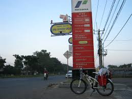 Pom bensin jebrod cianjur loker. Bersepeda Jawa Bali Sebuah Catatan Bikepacker Hari Ke 2 B Rudi Kismo S Weblog