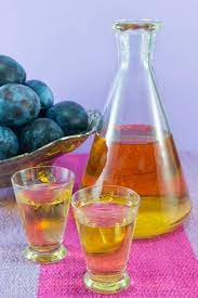 O legenda urbana (sper sa fie doar o legenda) de pe vremea plumbuitului băga spaima in consumatorii de spirtoase: BÄƒuturi TradiÈ›ionale Din Fructele Toamnei Fiecare È›arÄƒ Cu Specificul Ei Libertatea