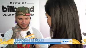Por gustos, por belleza, simbología, deber o lo que sea nuestro personaje se enfrentó a las agujas con entereza. Farruko Dice El Significado De Sus Tatuajes Youtube