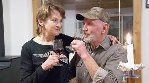 Erster kuss bei imker daniel und seiner maria. Bauer Sucht Frau Farmer Andreas Macht Seiner Inge Einen Antrag