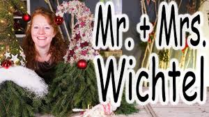 .da kann der winter kommen! Diy Weihnachtswichtel Wichtel Aus Tannenzweigen Deko Vor Der Hausture Draussen Deko Floristik Youtube