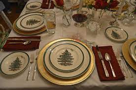 Spode's christmas tree gold collection adds distinctive and elegant charm to the iconic christmas tree collection. Gold Chargers With Spode Christmas Tree Spode Christmas Spode Christmas Tree Christmas Tree On Table