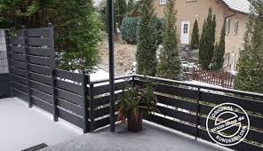 Ob Balkonverkleidung Oder Sichtschutz Mit Rexoboard Balkonbrettern Aus Aluminium Ist Man Auf Der Sicher Gelander Balkon Balkonverkleidung Terrassenuberdachung
