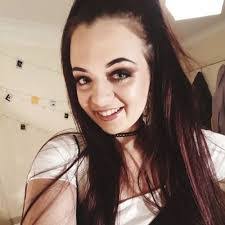 Amelia Cash's Instagram, Twitter & Facebook