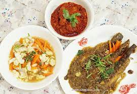 Bahkan, kamu pun bisa membuatnya untuk anak dengan mengurangi cabai dan saus pedasnya. Menu Makan Malam Simple Umminani