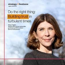 Lidia Argote's Instagram, Twitter & Facebook