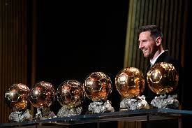 Lionel messi has set a new record by becoming the first player in history to win six ballon d'or trophies. Lionel Messi Wins Record Sixth Ballon D Or Title Overtakes Ronaldo Rapinoe Takes Women S Prize