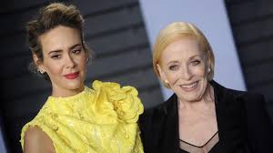 Sarah paulson is joined by longtime love holland taylor for an afternoon date on tuesday (march 28) in los angeles. Sarah Paulson Verteidigt Ihre Liebe Zur 75 Jahrigen Holland Taylor Stern De