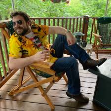 Videos you watch may be added to the tv's watch history and influence tv recommendations. Once Upon A Time In Hollywood Brad Pitt S Aloha Shirt And Champion Tee Bamf Style