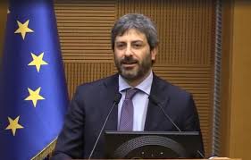 Secondo fico, ''il momento delicato che il paese sta vivendo impone un'assunzione di ha preso il via sulla piattaforma rousseau la votazione degli iscritti sul governo draghi. Fico Piu Che Nuovo Governo Vedo Elezioni Mes Non E Necessario Agenpet