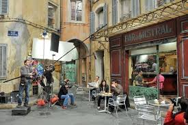 Covid 19 Plus Belle La Vie Est A Court D Episodes Inedits La Diffusion Stoppee Actu