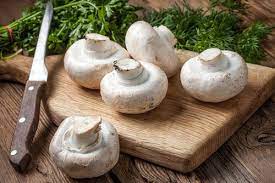 Champignons con parmigiano e rucola. Insalata Di Funghi Champignon Crudi E Spinaci Novelli Ricetta