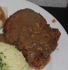 Saus kental adalah sebuah penyedap klasik, biasanya dihidangkan di atas biskuit buatan rumahan, steik ayam goreng, dan makanan hangat desa lainnya. Resepi Chicken Chop Bajet
