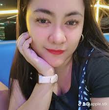 Chris Hemsworth can push me in a lake and i'd smile idc