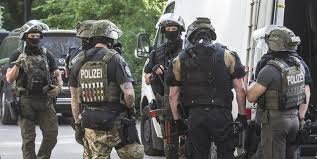Pin Von Adrian Sanchez Platas Auf Sek Polizei In 2020 Sondereinsatzkrafte Verbrecher Bundeswehr